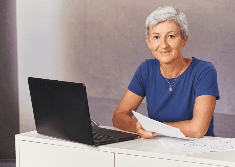 Willkommen in meinem Arbeitsalltag Ich sitze am Laptop